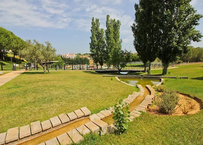 T1 Em Com Piscina E Garagem *