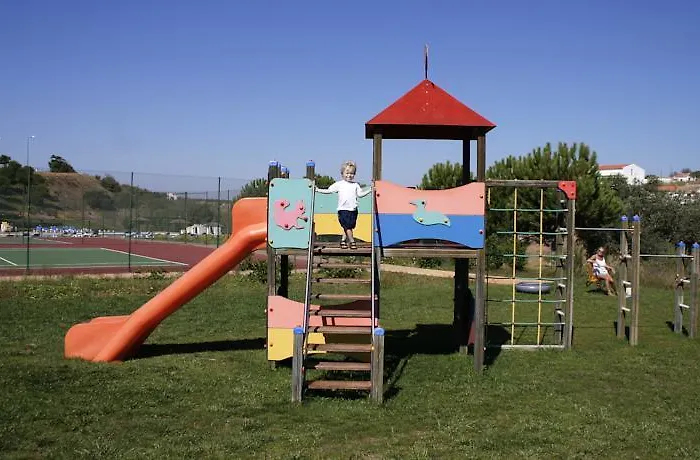 T1 Em Com Piscina E Garagem