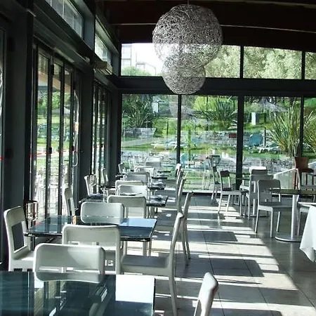 아파트 T1 Em Com Piscina E Garagem