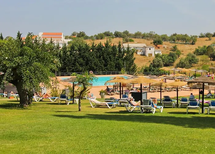 Apartamento T1 Em Com Piscina E Garagem *