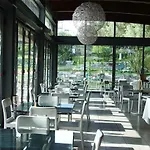 아파트 T1 Em Com Piscina E Garagem