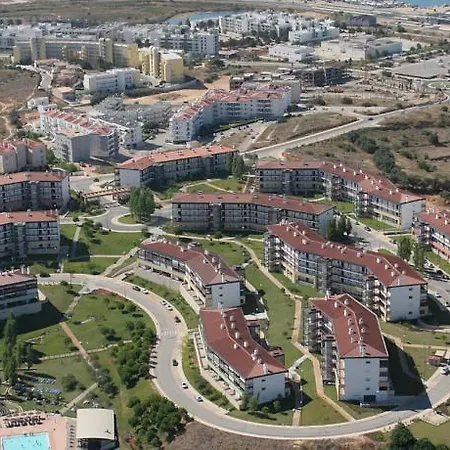 아파트 T1 Em Com Piscina E Garagem 라고스