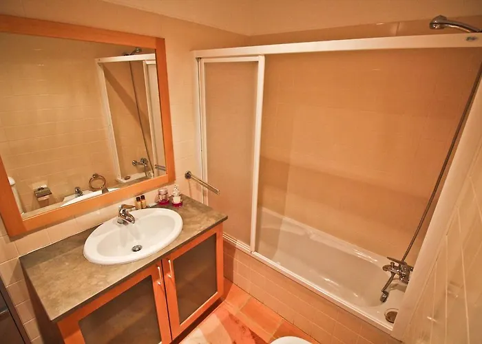 T1 Em Com Piscina E Garagem